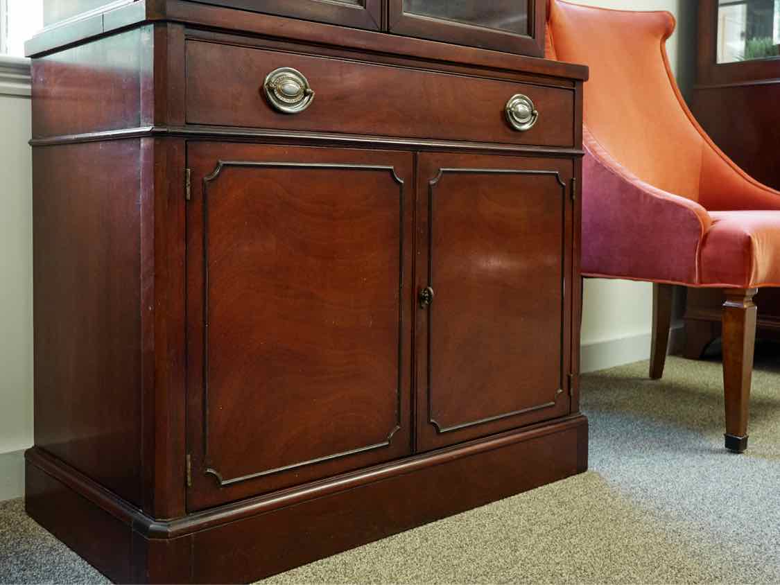 Drexel Mahogany China Cabinet W/ Glass Doors