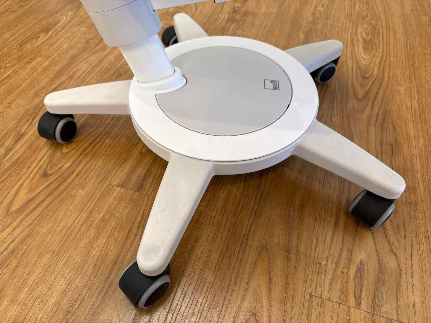 Moll 'Maximo' Adjustable Swivel Chair