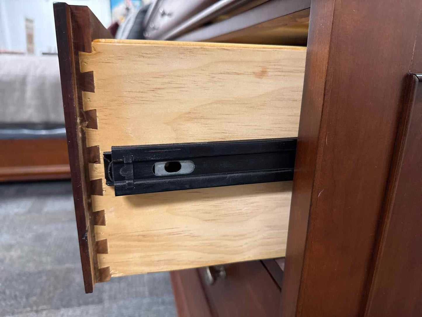 Mastercraft Cherry 8-Drawer Dresser w/ Mirror