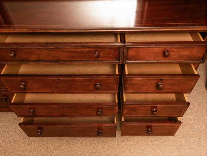 Thomasville 'Fredericksburg Collection'Mahogany Finish 12 Drawer Dresser