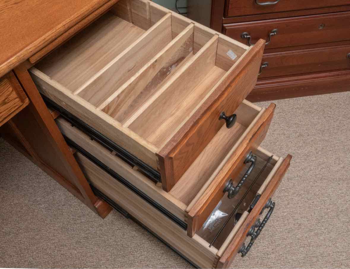 American Lifestyle Oak  15 Drawer, Mail Slots  Roll Top Desk