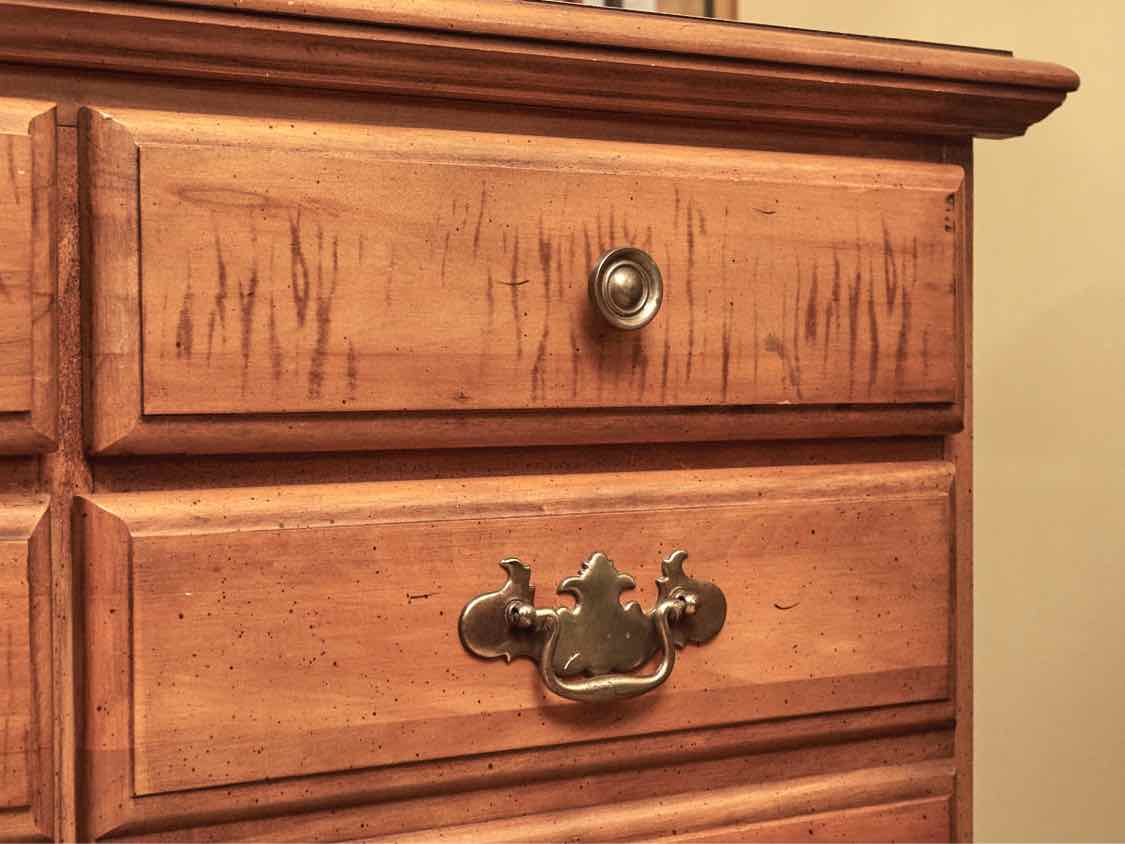 Broyhill 8 Drawer Maple  Dresser