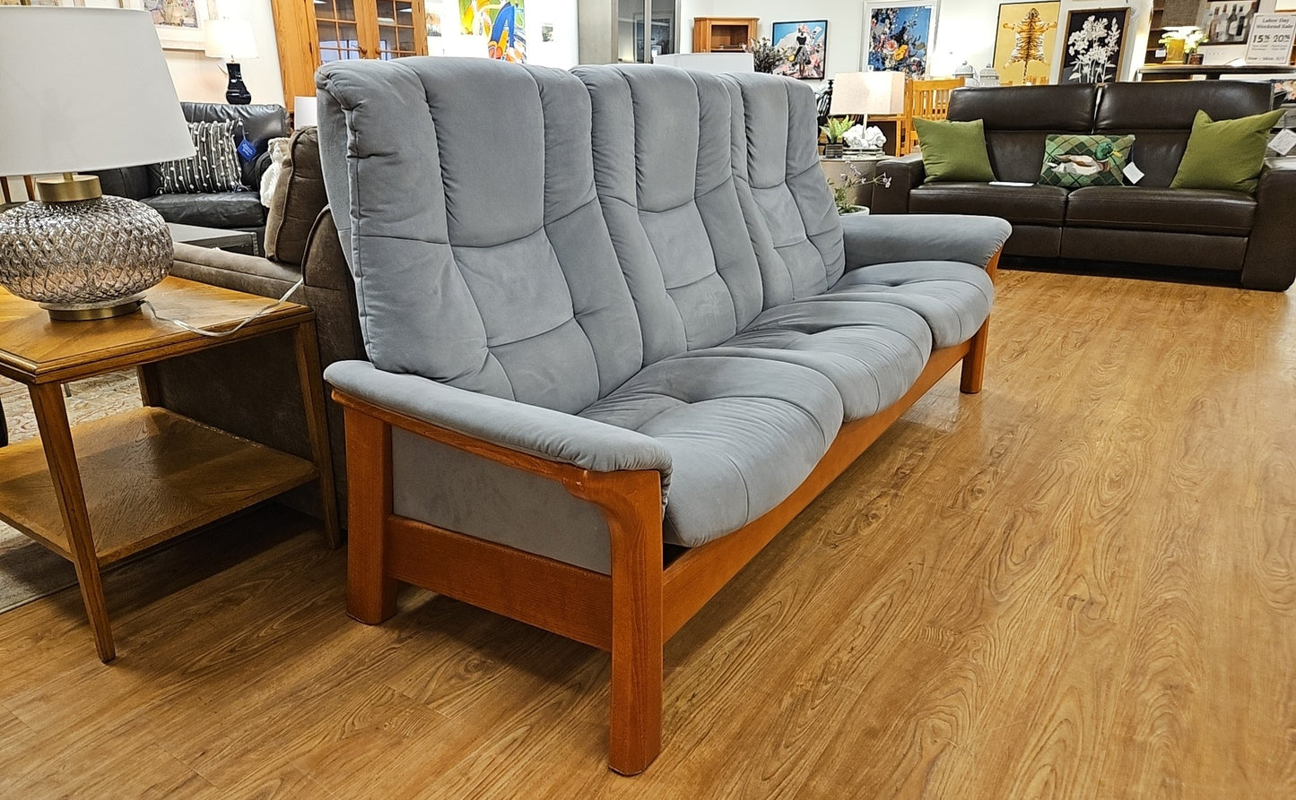 Ekornes Stressless 'Buckingham' Highback Reclining Sofa