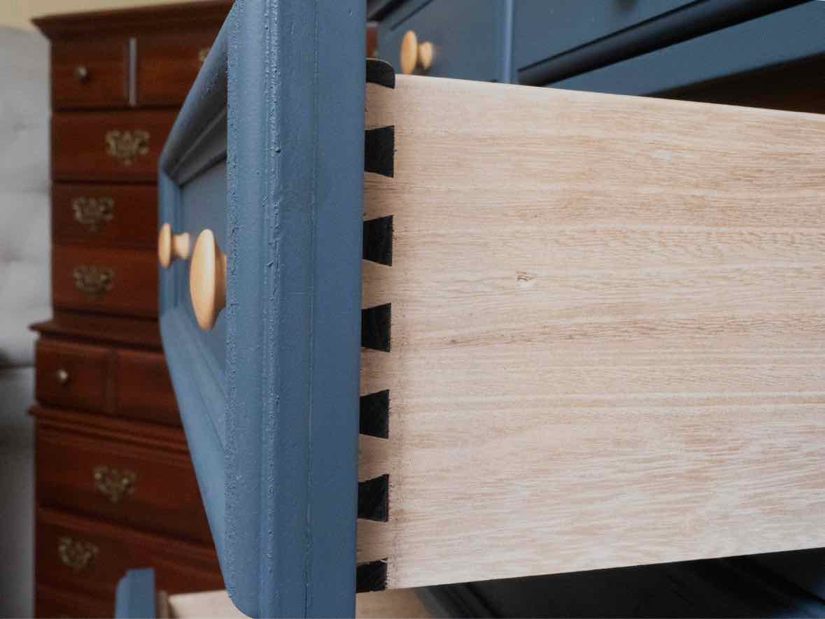 Hudson Bay Blue Finish 7 Drawer Chest with Natural Wood Knobs