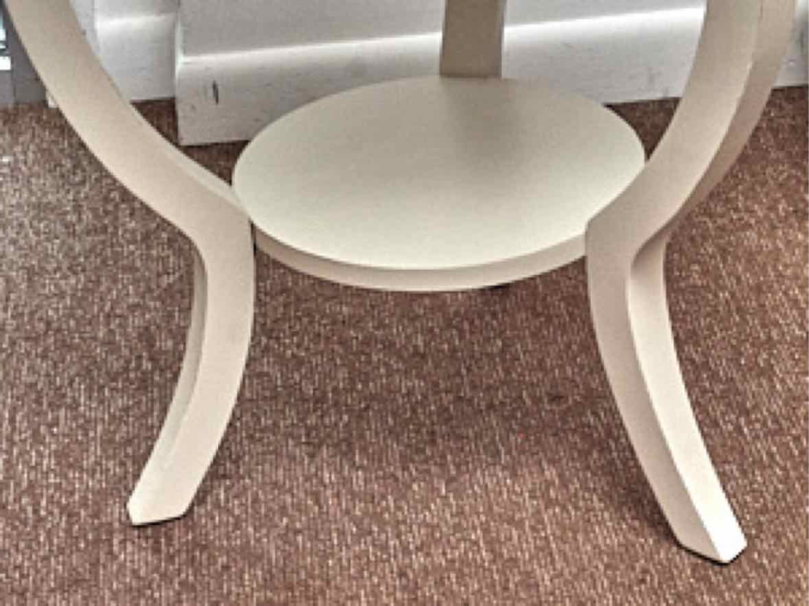 Hammary Furniture  Flower Petal Shape Dove Gray Finish Accent Table