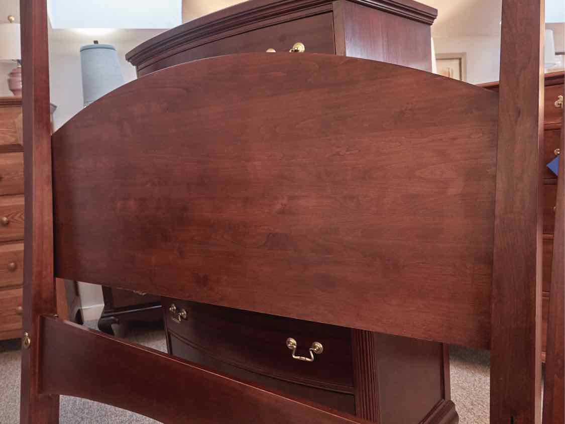 Kincaid Cherry Shaker Pencil Post Queen Bed