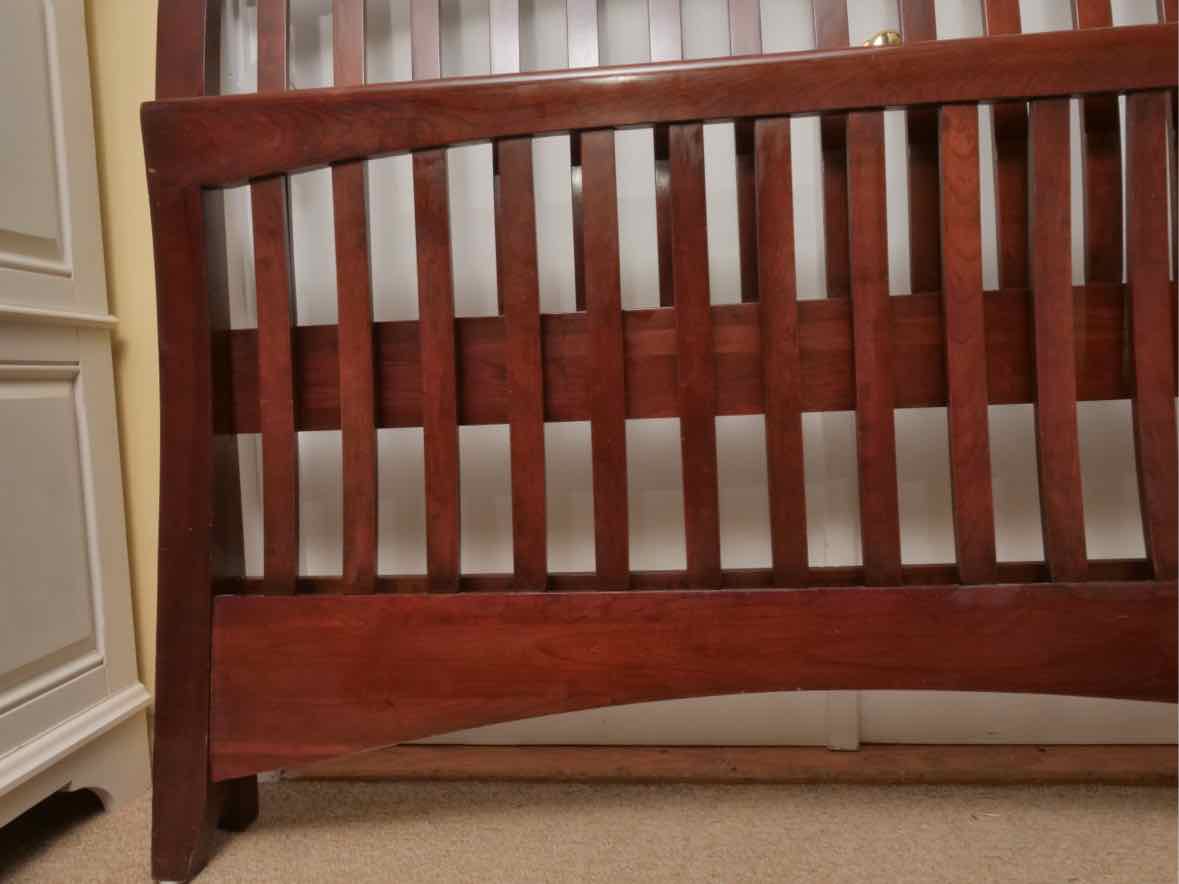 Kincaid Cherry Slegh  Slat Back Queen  Bed
