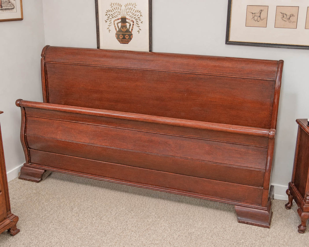 Stickley King Sleigh Bed in Mahogany with "Savannah" Finish