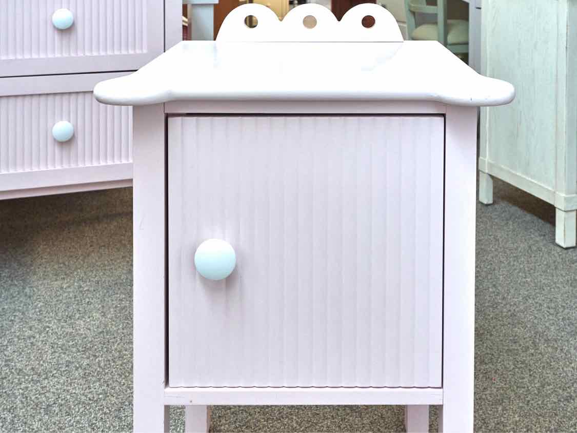 Maine Cottage 'Lizzie' Nightstand in Pink W/ White Knob