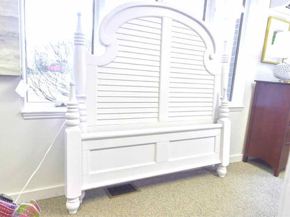 White Four Post Bed with Shutter Detail Headboard