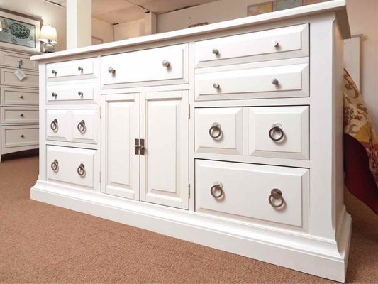 Broyhill Off White Finish 9 Drawer With Chrome Hardware  Dresser