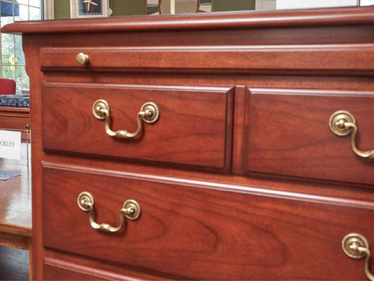 Thomasville Cherry 4 Drawer & Pull Out Shelf Bachelor's Chest