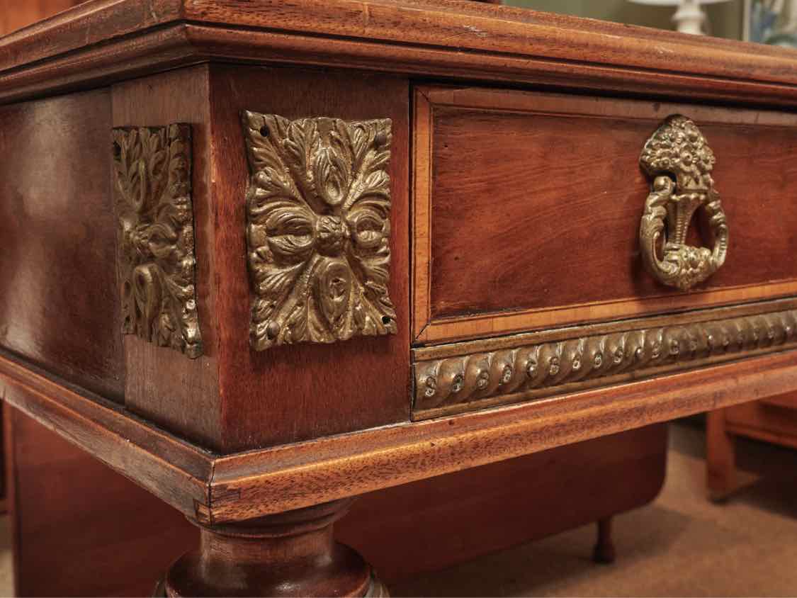 Vintage Leather Top Inlay Accents 3 Drawer Desk