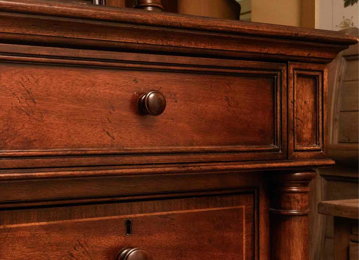 Thomasville 'Fredericksburg Collection'Mahogany Finish 12 Drawer Dresser