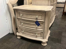 Rooms To Go 'Armitage' Nightstand