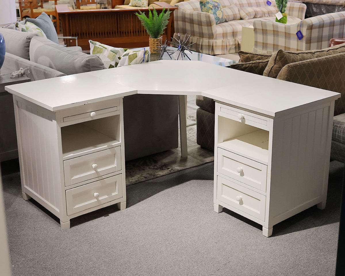 Pottery Barn White Corner Desk. 2 Pullout Shelves/2 Drawers