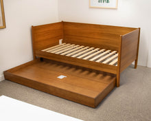 West Elm Mid-Century Twin Daybed and Trundle in Acorn Finish