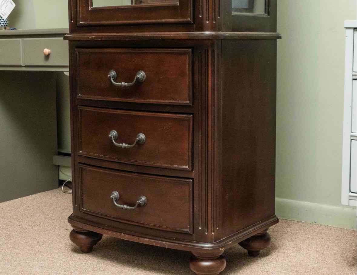 Euroclassique Mahogany Finish Curio Display Cabinet