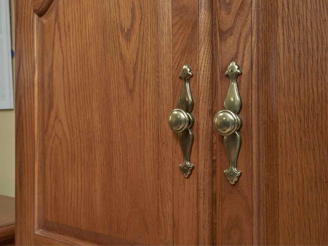 Vaughan Bassett Oak 2 Door 2 Shelf 3 Drawer Brass Handles Chifferobe Chest