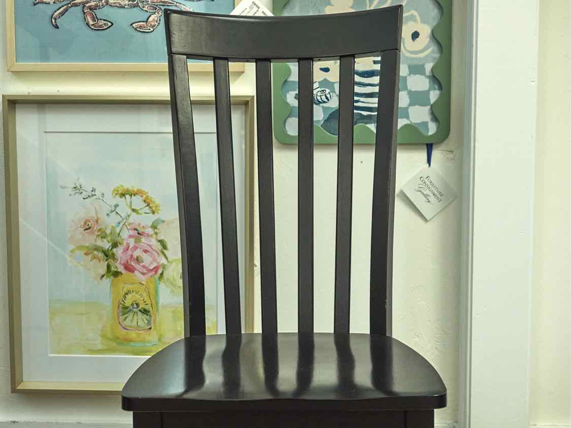 Round Dining Table with Butterfly Leat & Set of 4 Black Chairs