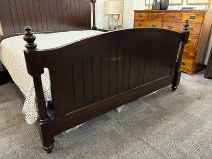 King Poster Bed in Espresso