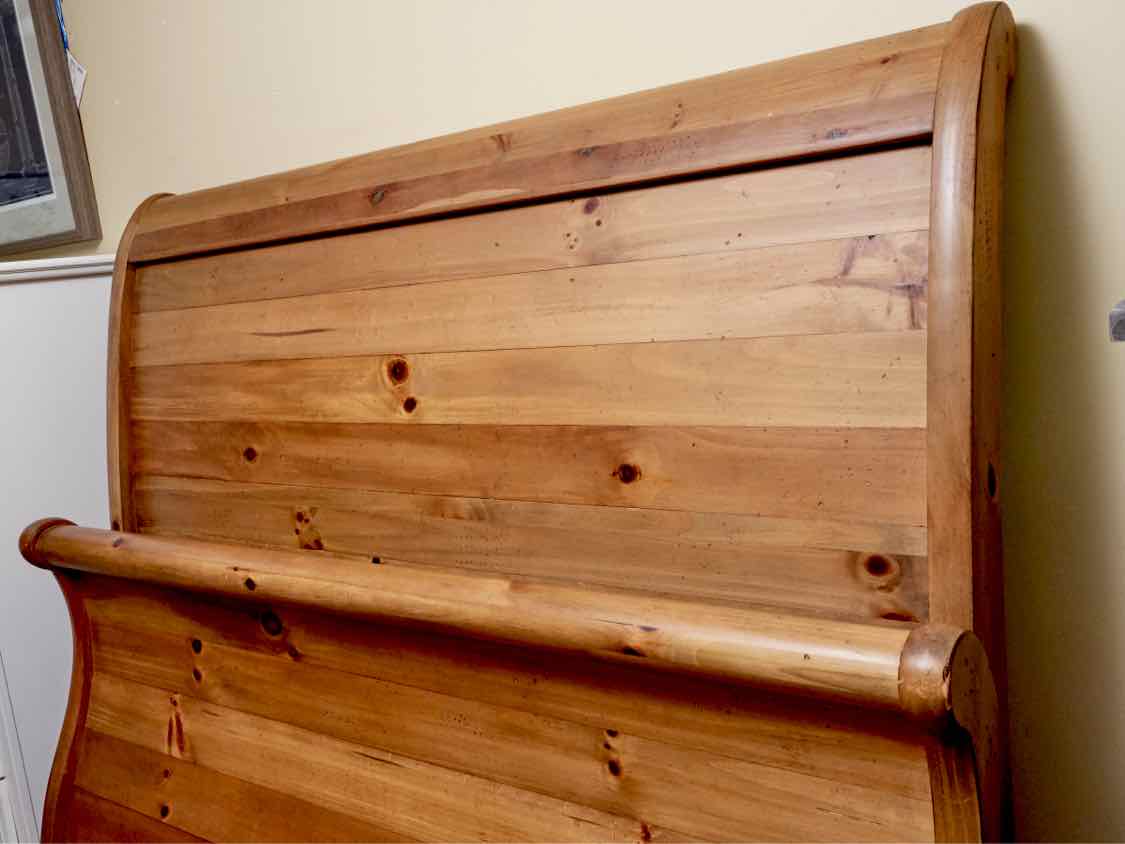 Pine Queen Sleigh  Bed