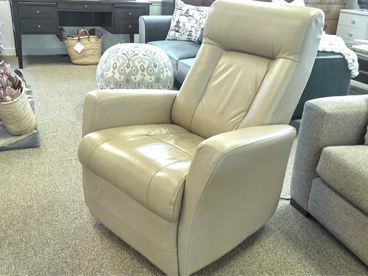 Palliser 'Banff II' Power Swivel Recliner