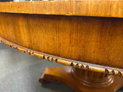 Ethan Allen 'Townhouse' Round Mahogany Dining Table