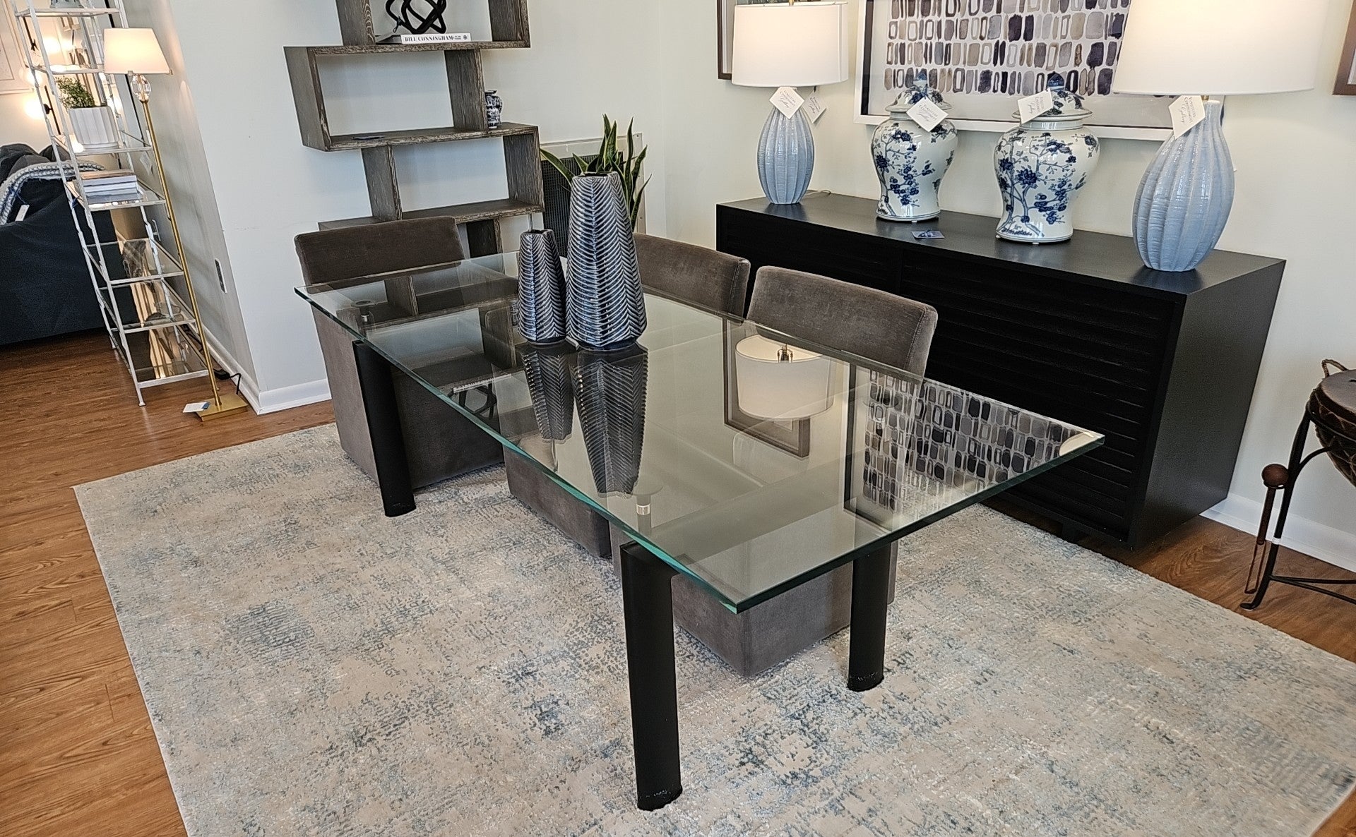 Cassina 'LC6' Dining Table – Furniture Consignment Gallery