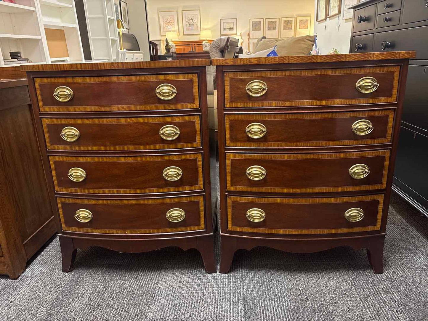 Pair of Councill Craftsman Hepplewhite 4-Drawer Chests