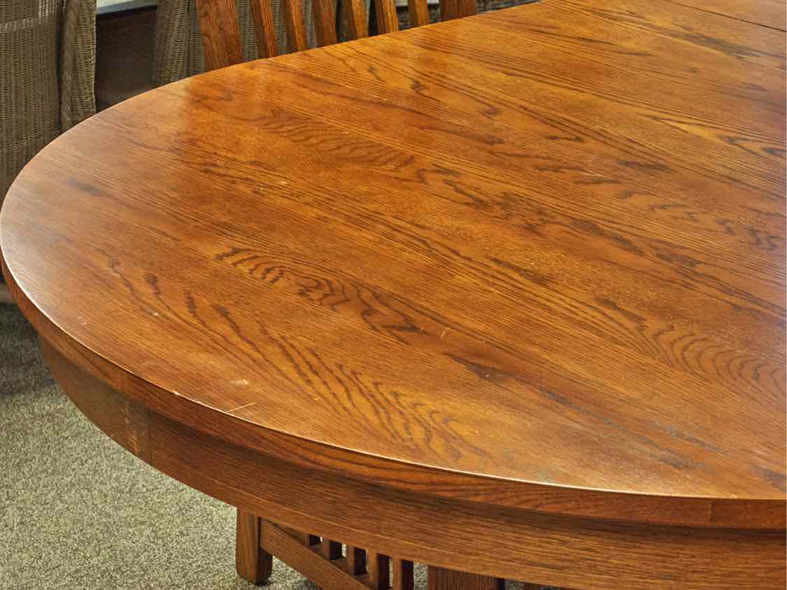 Thomasville Oak Dining table with set of 4 Matching Chairs
