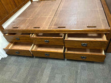 Intercon Furniture Oak Park Queen Storage Bed