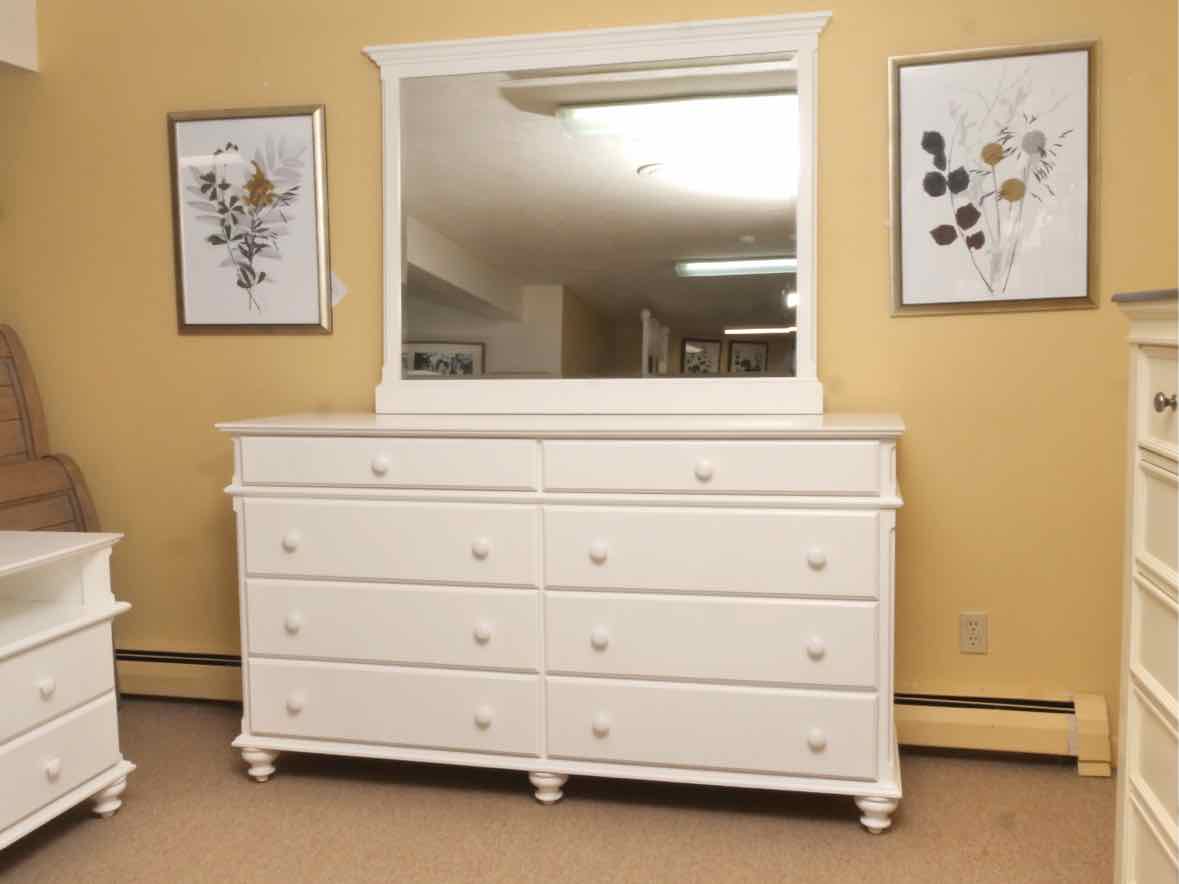 Vermont Tubbs  White Finish 8 Drawer Dresser & Wall Hung Mirror