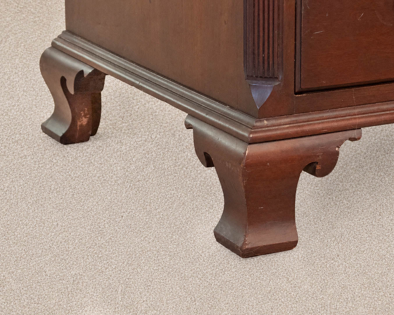 Drexel Solid Mahogany 6 Drawer  Dresser with Brass Chippendale Handles