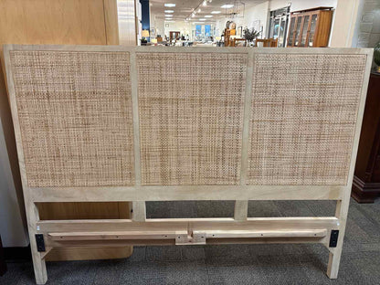 Four Hands 'Sydney' Queen Bed