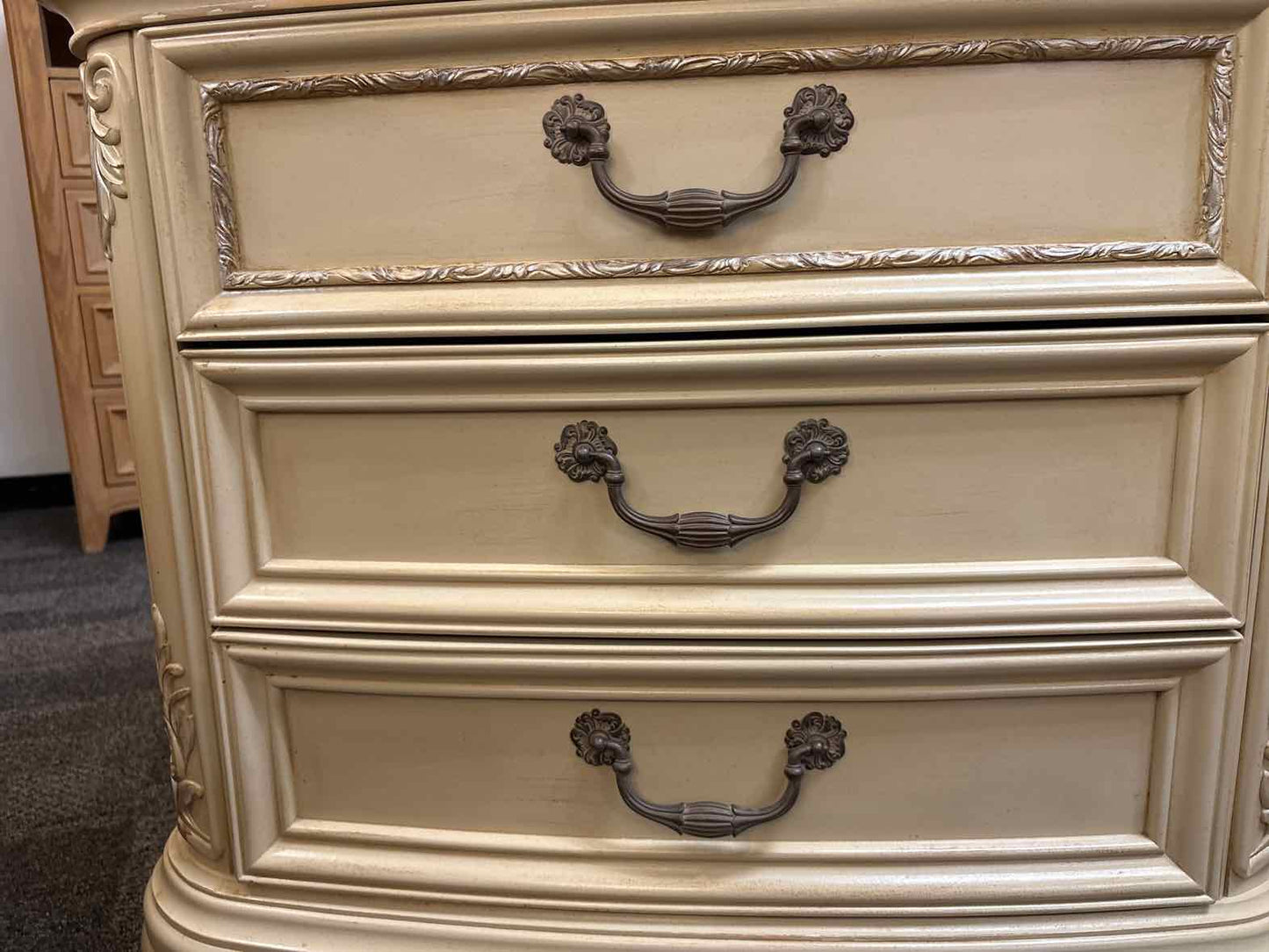 Pair of Thomasville Nightstands