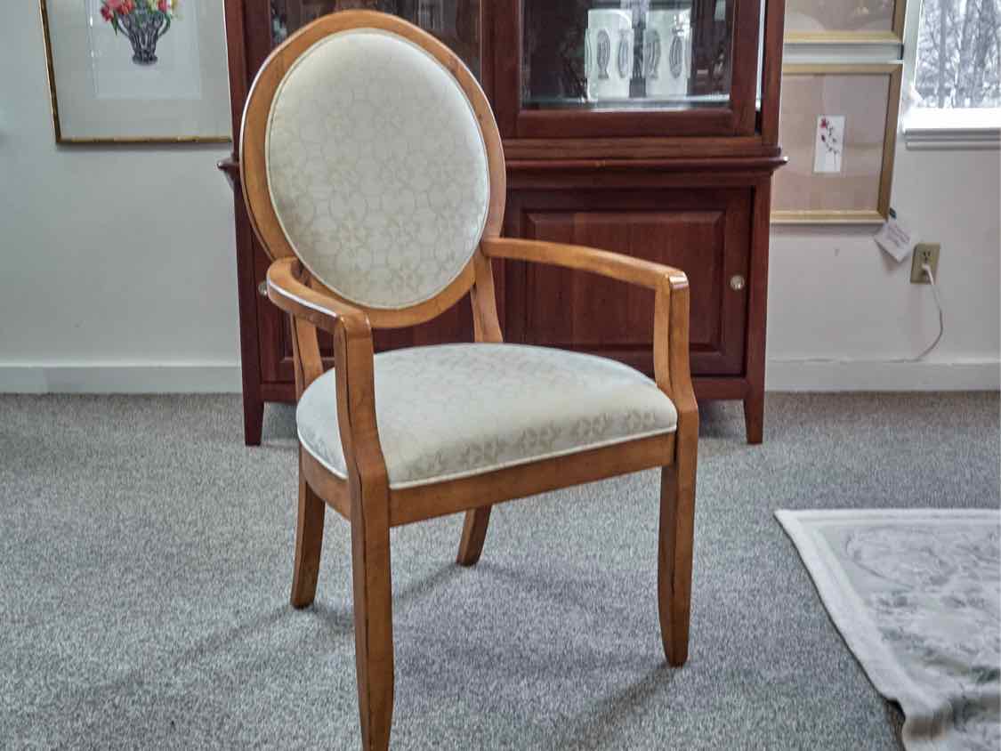 Drexel Heritage Dining Table & Set of 8 Chairs