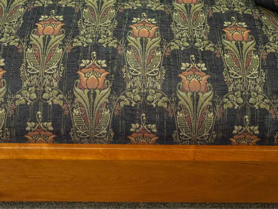 Stickley 'Prairie Spindle Settle' Sofa