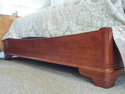 Stanley Cherry King Sleigh Bed