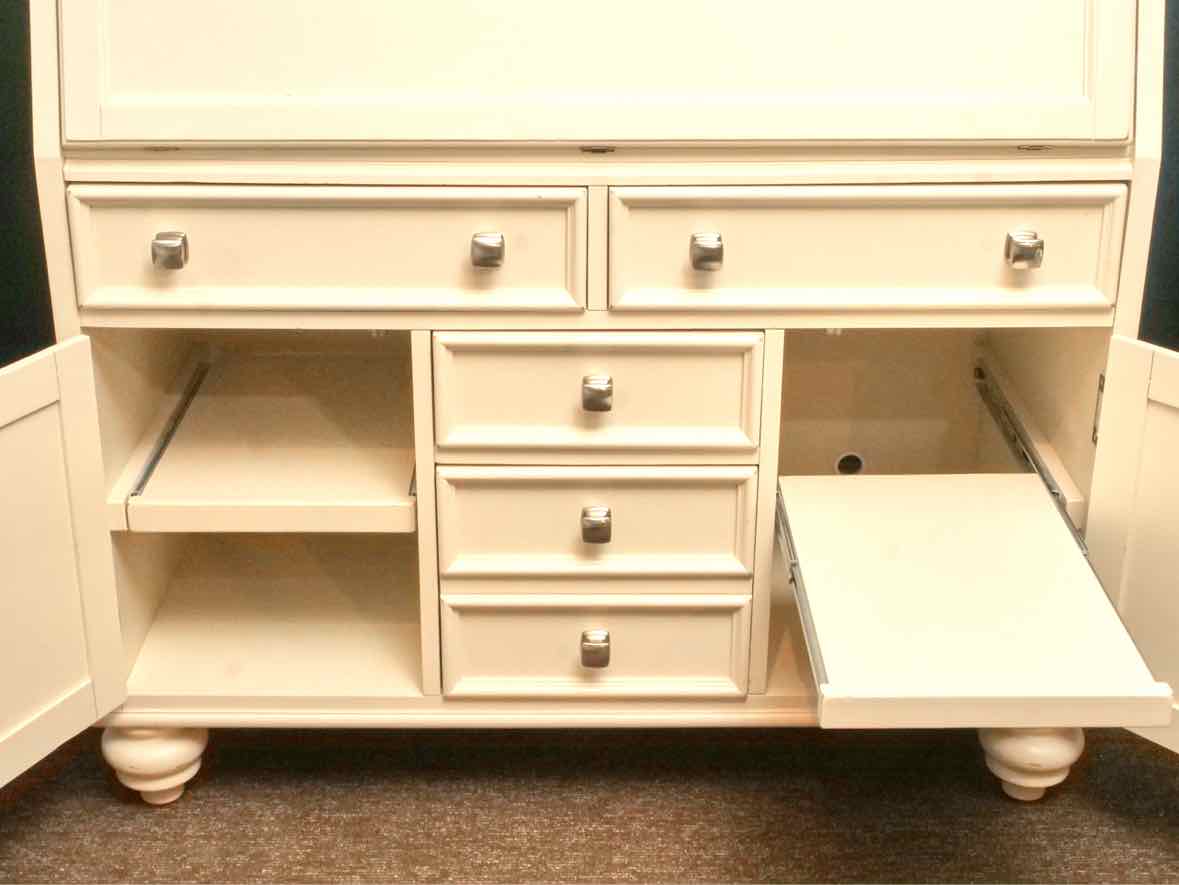 American Drew Ivory Finish 3 Drawer 1 File Drawer  2 Doos Secretary Desk