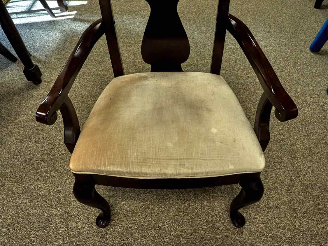 Thomasville Trestle Dining Table in Dark Finish & Set of 8 Matching Chairs