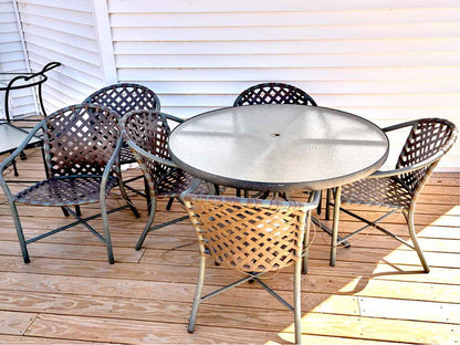 Brown Jordan Round 48"Round Table  & 6 ChairOutdoor Dining Set