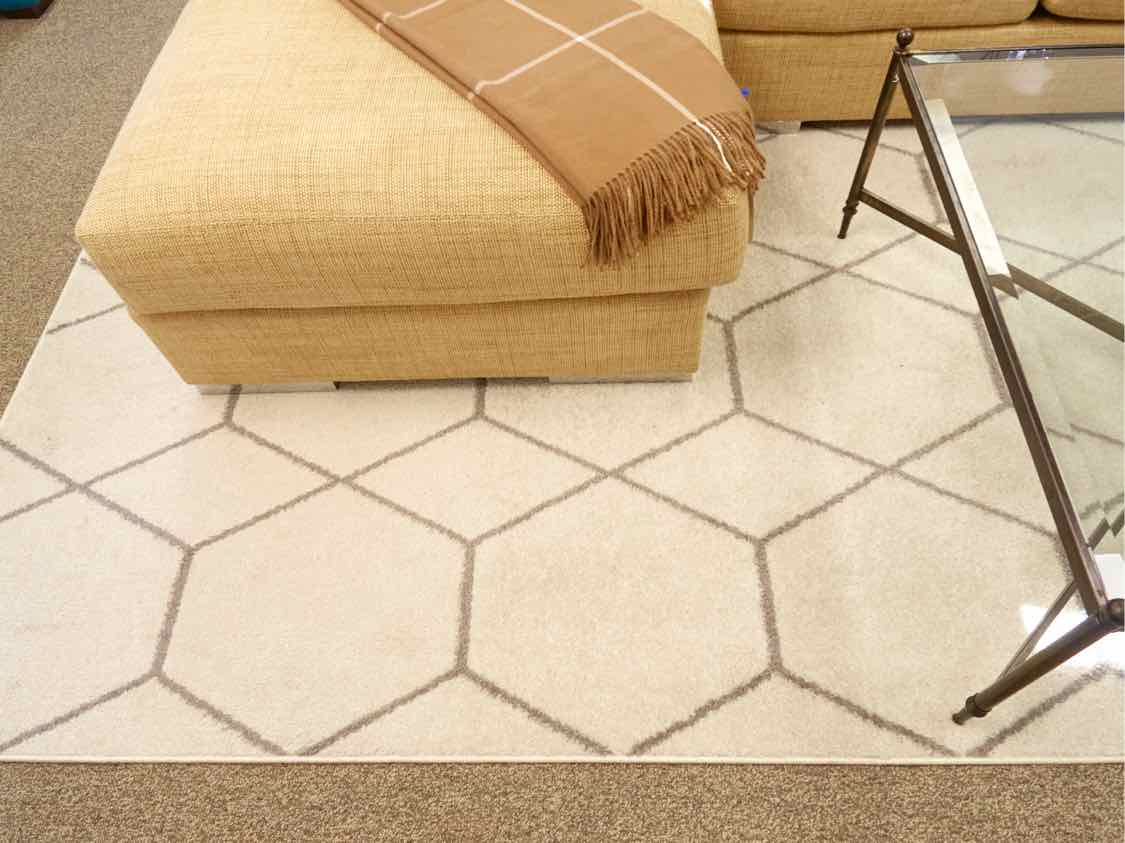 9 x 12 Geometric Area Rug in Ivory and Grey