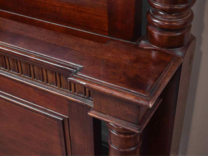 Thomasville Mahogany Finish  Queen Bed with Column Sides