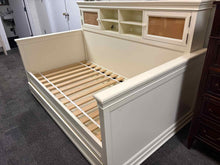 Pottery Barn Teen 'Display-It' Day Bed