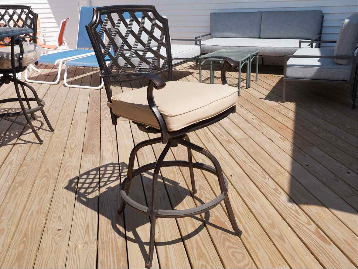 Black Basket Weave Top Metal Pub Outdoor Dining Set