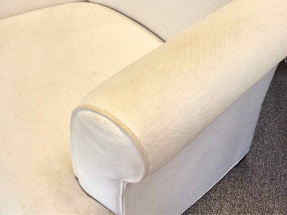 MG+BW  White Engish Arm Chair with Button Back