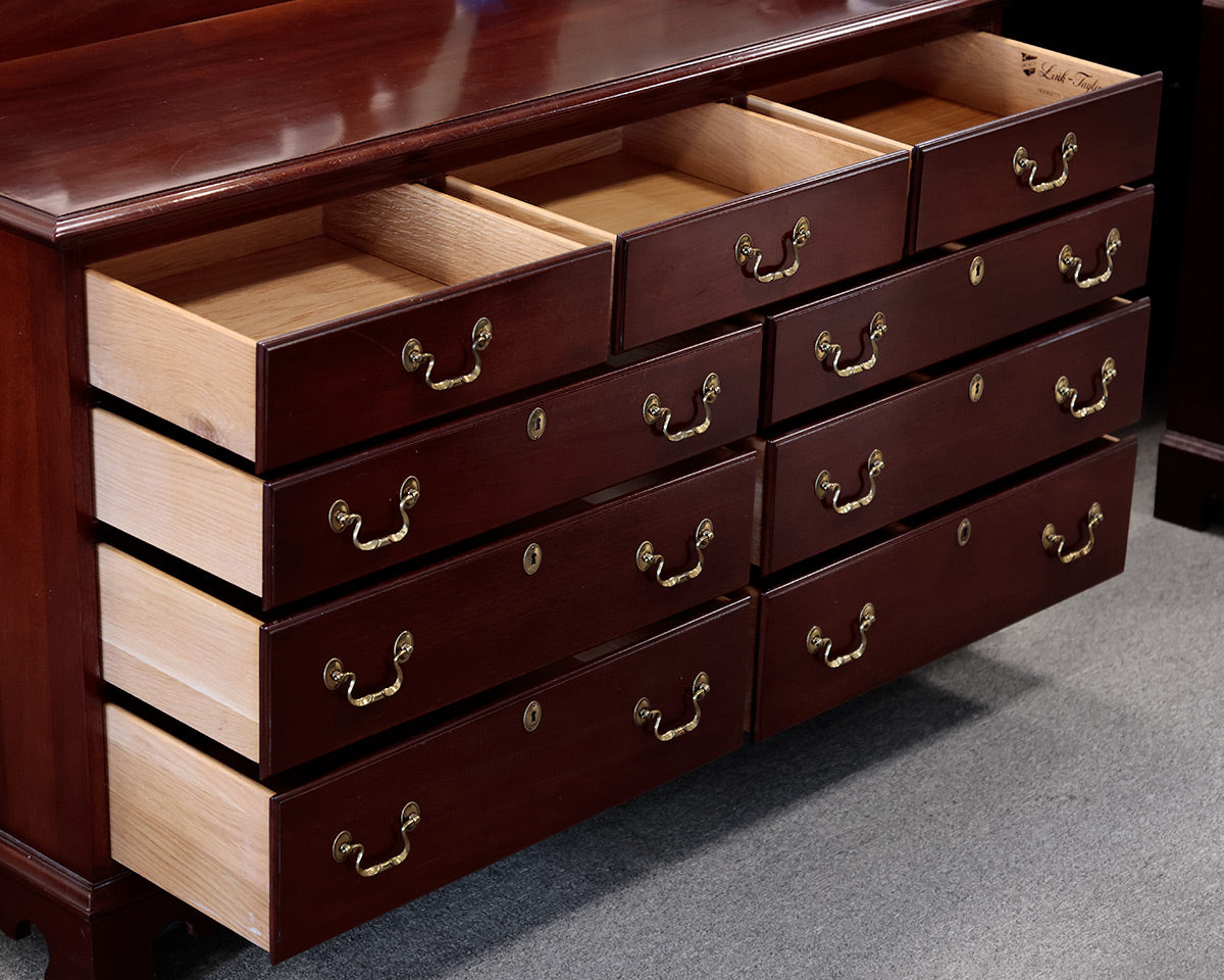 Lexington Furniture Mahogany 9 Drawer Dresser