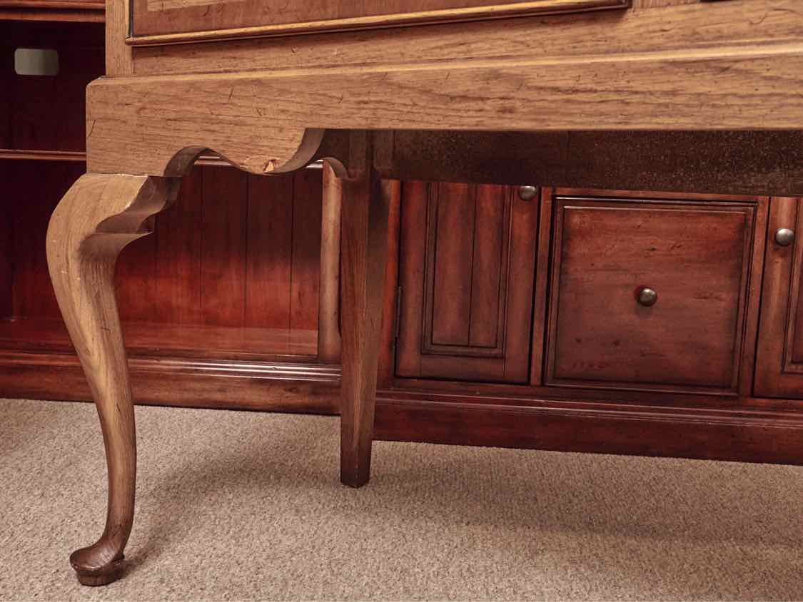 Century Furniture  Solid Oak Hunt Board  3 Drawer  Sideboard