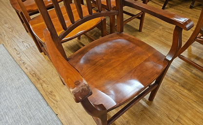 Hunt Furniture 'Hancock' Dining Set w/ 6 Chairs